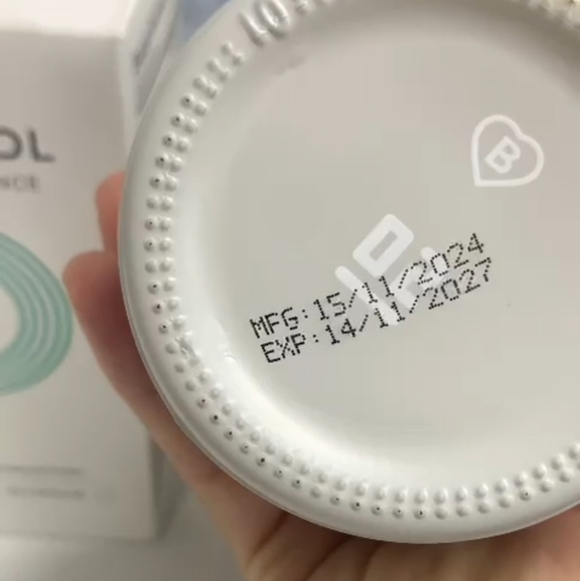 Nutrafol Women's Balance Hair Growth Supplement - Picture 4 of 4